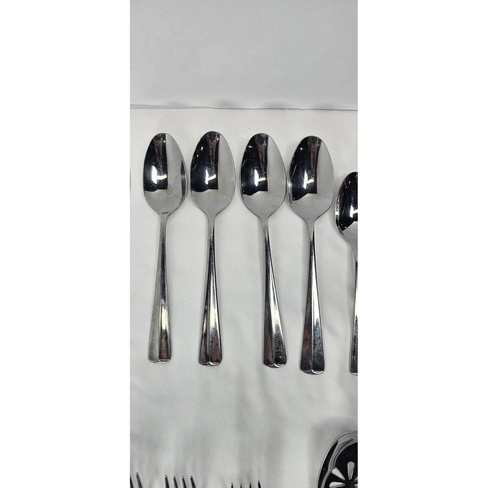 Wallace Sadie 21 Pc Flatware Set Stainless Silverware Forks‎ Knives Spoons